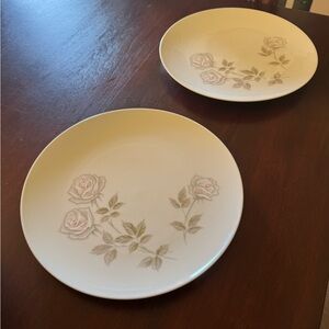 Noritake Cream Rose Dinner Plates